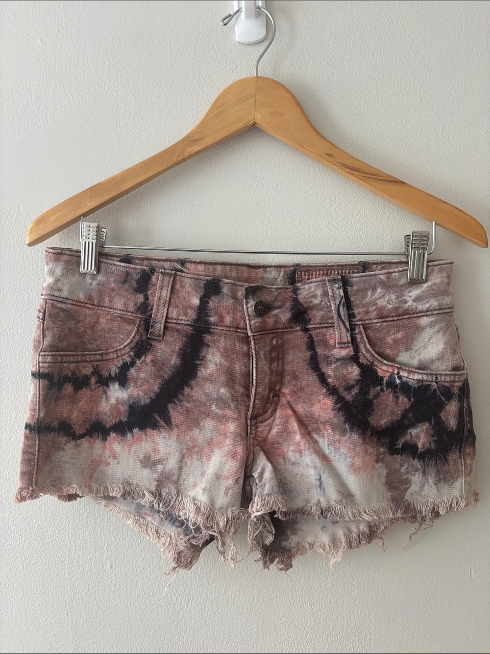 Siwy tie-dye cutoff shorts, size 27